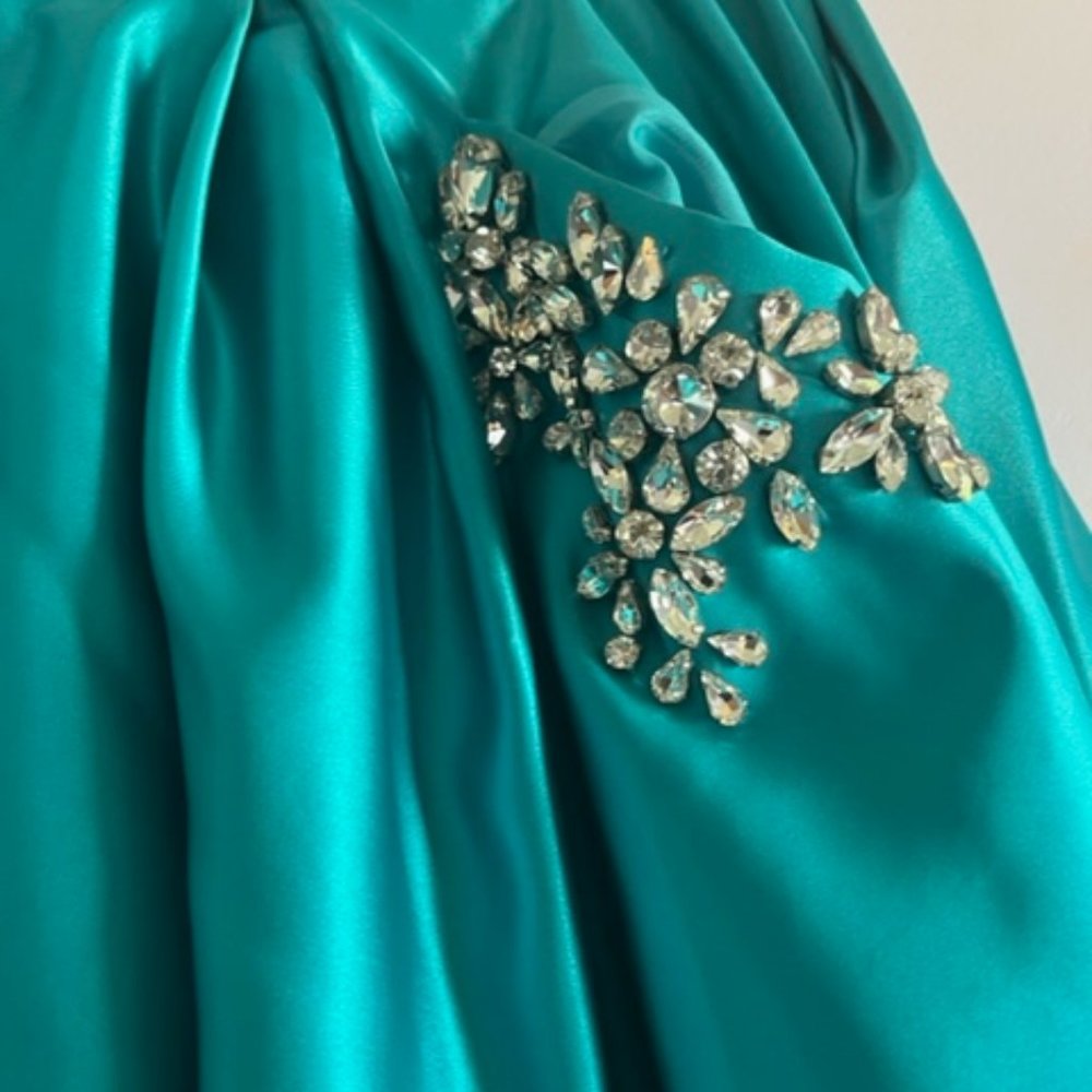 Beautiful Sherri Hill Prom Dress-Size 8 - Picture 3 of 5
